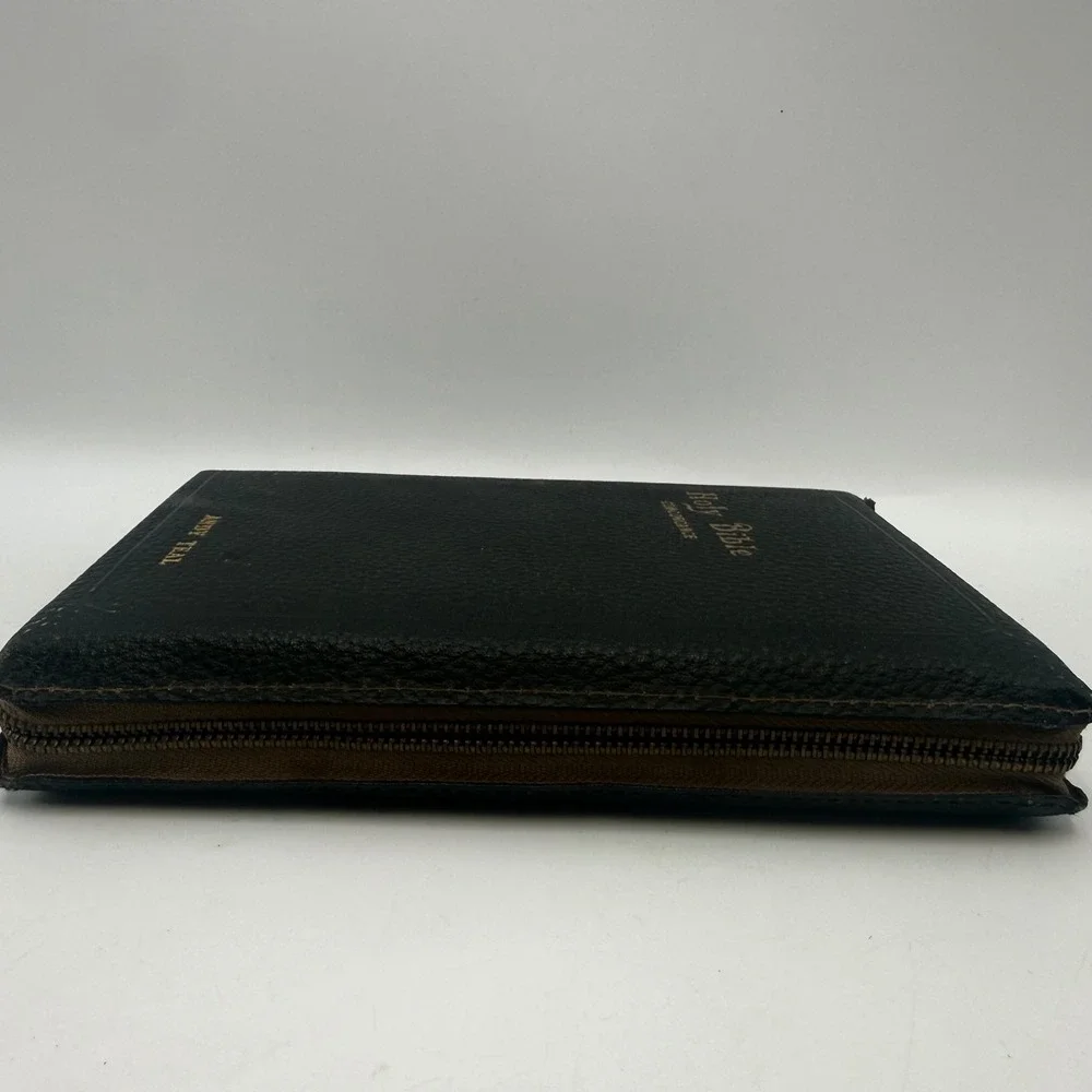Vintage 1945 KJV Holy Bible Red Letter Edition World Publishing Zipper Cover